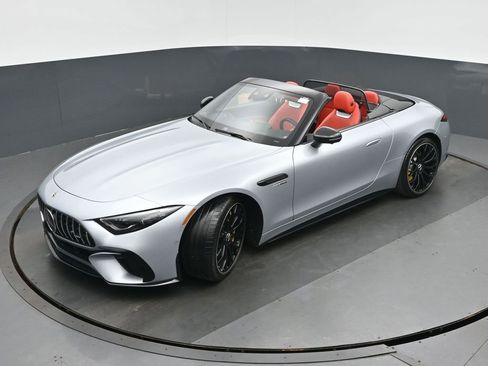 Used 2022 Mercedes-Benz SL 63 AMG 4MATIC w/ AMG Aerodynamic Package image 33