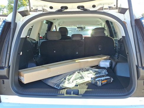 New 2026 Hyundai Ioniq 9 SE image 17