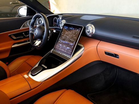 Used 2022 Mercedes-Benz SL 55 AMG 4MATIC image 26