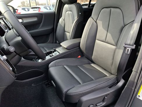 New 2026 Volvo XC40 B5 Plus w/ Climate Package image 8