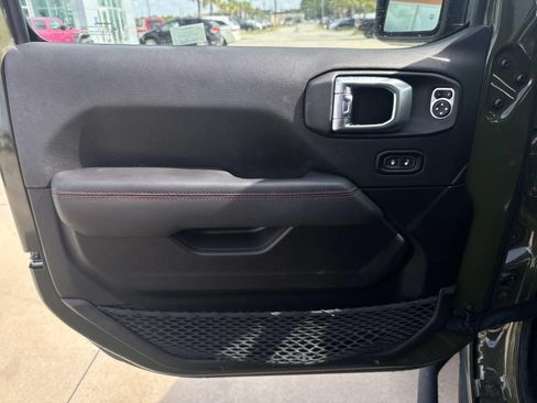 Used 2022 Jeep Wrangler Unlimited Rubicon AWD/4WD image 17