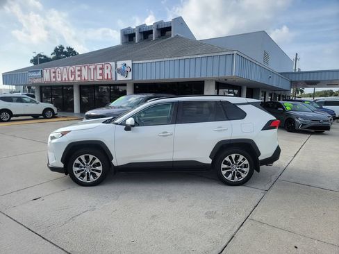 Used 2021 Toyota RAV4 XLE Premium FWD image 2