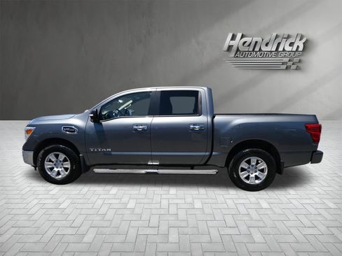Used 2017 Nissan Titan SV RWD image 7