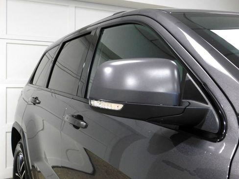 Used 2021 Jeep Grand Cherokee Trailhawk w/ Premium Lighting Group AWD/4WD image 11