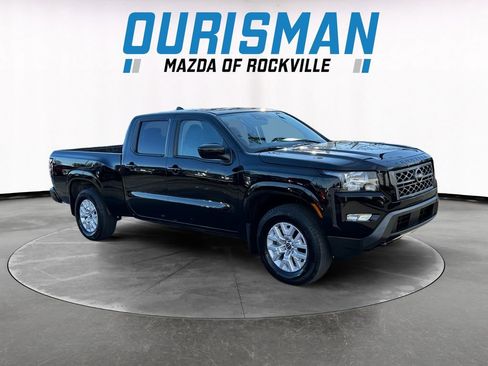 Used 2024 Nissan Frontier SV image 1