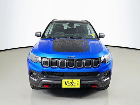 Used 2022 Jeep Compass Trailhawk w/ Trailhawk Convenience Group AWD/4WD image 2