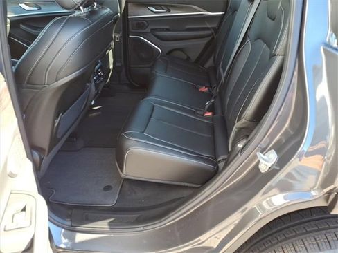 New 2025 Jeep Grand Cherokee Limited w/ Luxury Tech Group II image 12