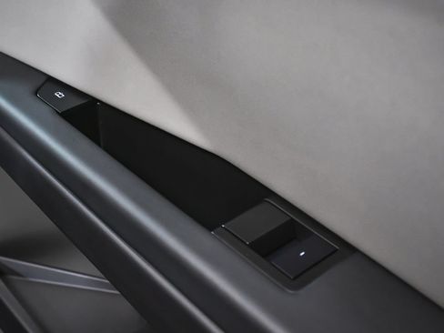 Used 2025 Tesla Cybertruck AWD Crew Cab image 22