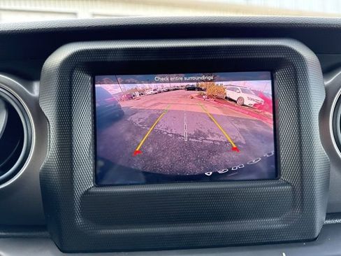 Used 2023 Jeep Wrangler Willys image 33