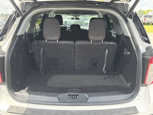 Used 2023 Ford Explorer XLT RWD image 17