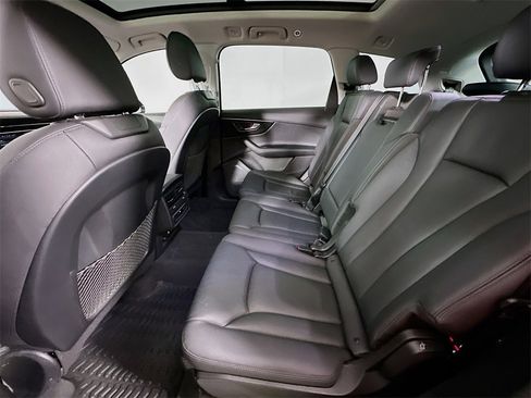 Used 2023 Audi Q7 2.0T Premium w/ Convenience Package image 4