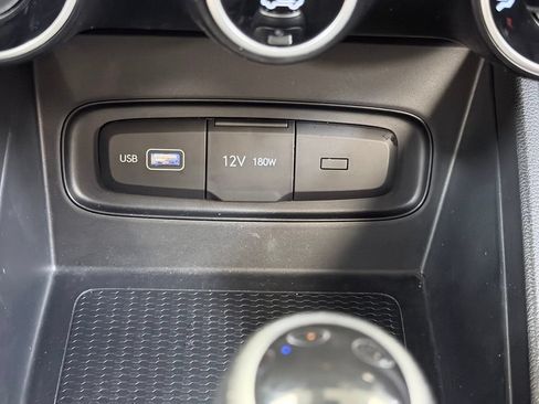 Used 2022 Hyundai Venue SE w/ Cargo Package FWD image 40
