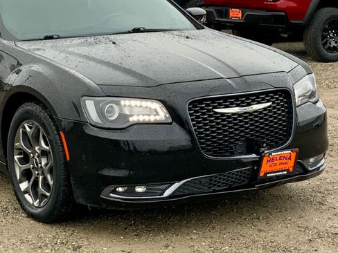 Used 2017 Chrysler 300 S w/ 300S Premium Group image 9