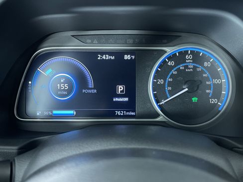 Certified 2025 Nissan Leaf S FWD image 17