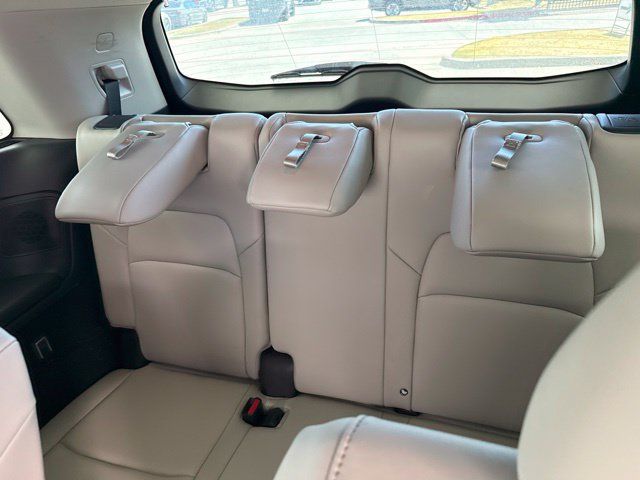 Used 2022 Nissan Pathfinder SL w/ SL Premium Package FWD image 16