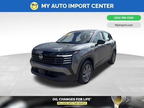 Used 2025 Nissan Kicks S AWD/4WD image 3
