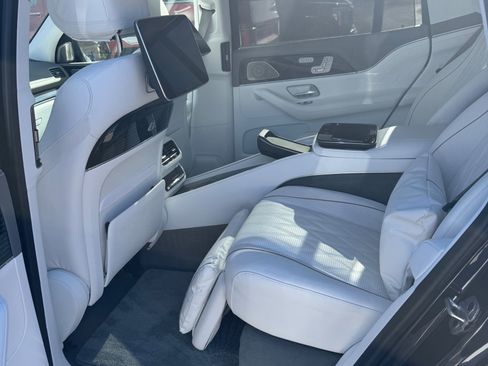 Used 2024 Mercedes-Benz Maybach GLS 600 4MATIC image 14