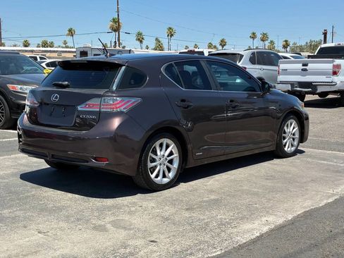 Used 2013 Lexus CT 200h w/ Premium Pkg w/Navigation FWD image 9