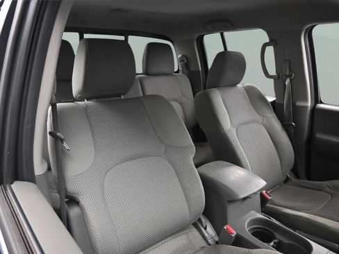 Used 2014 Nissan Frontier SV w/ SV Value Truck Package AWD/4WD image 41