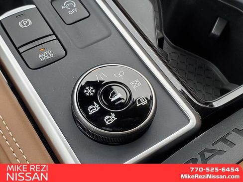 New 2026 Nissan Pathfinder Platinum AWD/4WD image 20