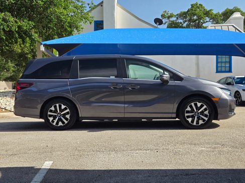 Used 2025 Honda Odyssey EX-L image 2
