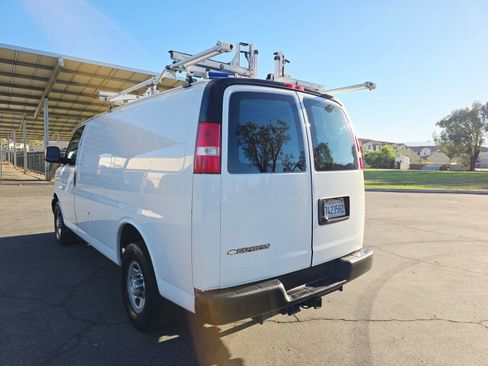Used 2017 Chevrolet Express 2500 image 6