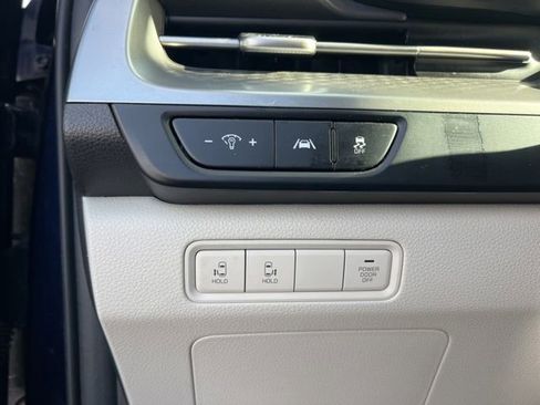 Certified 2024 Kia Carnival LX image 11