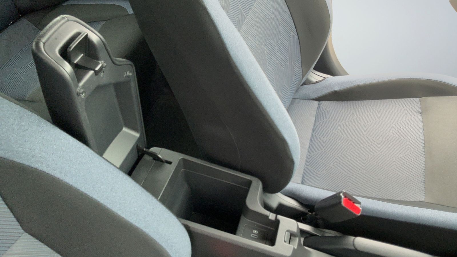 Certified 2025 Nissan Versa SV w/ Trunk Package FWD image 42