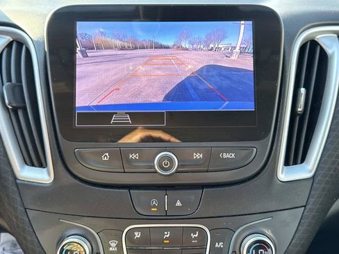 Used 2024 Chevrolet Malibu LT image 32