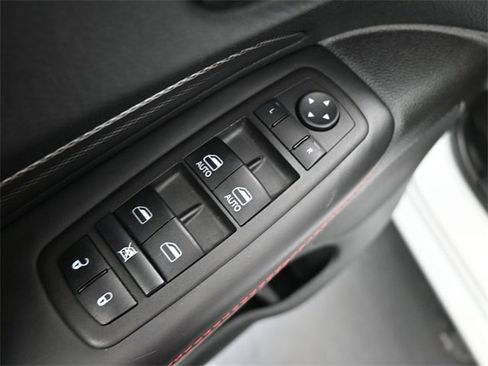 Used 2023 Dodge Durango GT image 9