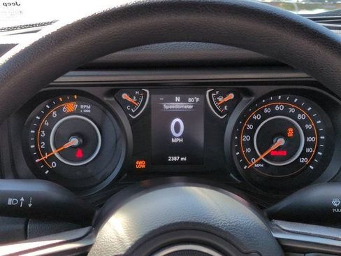 Used 2025 Jeep Wrangler Sport AWD/4WD image 22