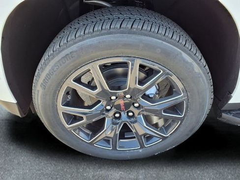 New 2026 GMC Yukon XL Elevation image 29