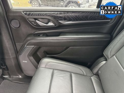 Used 2023 GMC Yukon XL Denali w/ Advanced Technology Package image 18