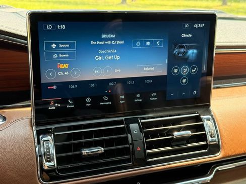 Used 2023 Lincoln Navigator L Reserve w/ Equipment Group 201A AWD/4WD image 19