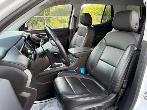 Used 2021 Chevrolet Traverse LT AWD/4WD image 26