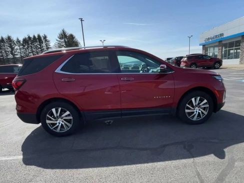 Used 2023 Chevrolet Equinox Premier AWD/4WD image 9