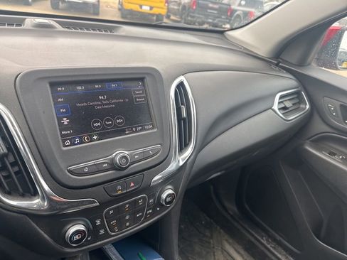 Used 2023 Chevrolet Equinox LT image 18