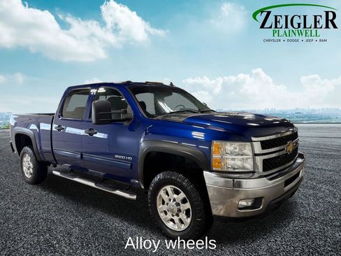 Used 2014 Chevrolet Silverado 2500 LT w/ Interior Plus Package image 13