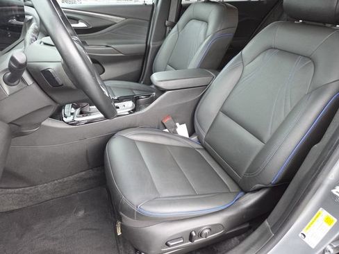 Used 2024 Buick Envista Sport Touring w/ Convenience I Package FWD image 31