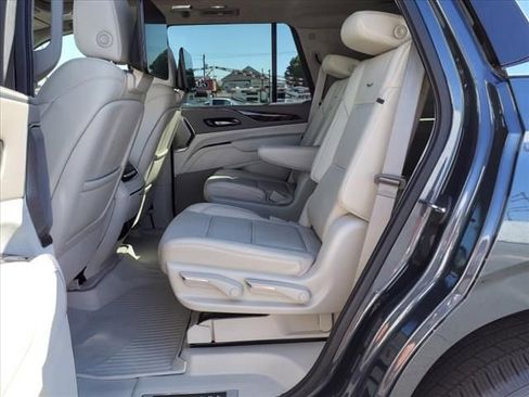 Used 2021 Cadillac Escalade Premium Luxury Platinum AWD/4WD image 9