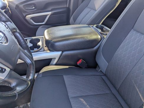 Certified 2021 Nissan Titan SV w/ SV Convenience Package image 18