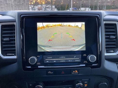 Used 2024 Nissan Frontier SL w/ Technology Package image 12