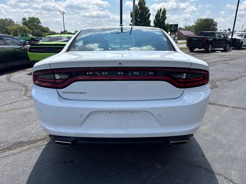 Used 2022 Dodge Charger SXT image 4