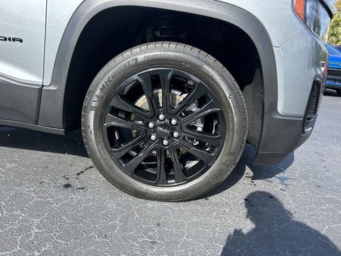 Certified 2023 GMC Acadia SLE w/ Driver Convenience Package image 8