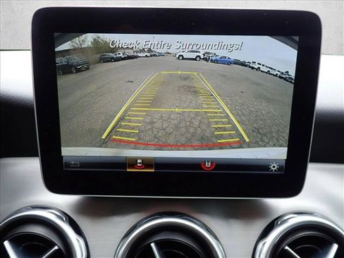 Used 2018 Mercedes-Benz GLA 250 4MATIC image 20