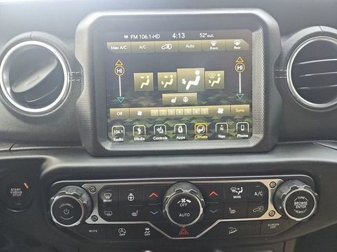 Used 2019 Jeep Wrangler Unlimited Sahara image 31