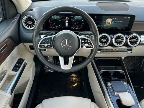 Certified 2022 Mercedes-Benz GLB 250 image 17