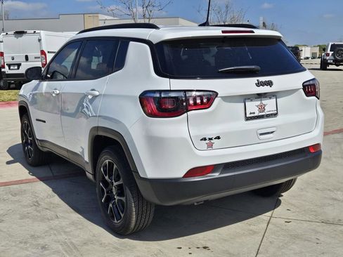 New 2026 Jeep Compass Latitude image 3