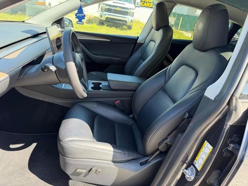 Used 2024 Tesla Model Y Long Range image 10