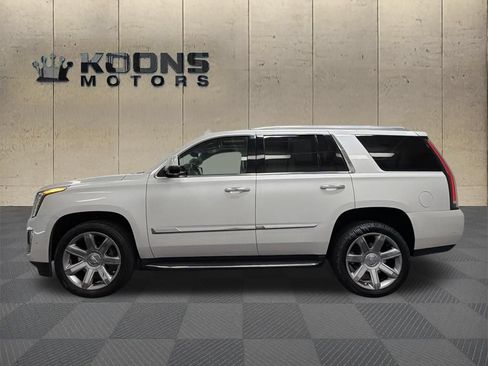 Used 2018 Cadillac Escalade Luxury RWD image 4